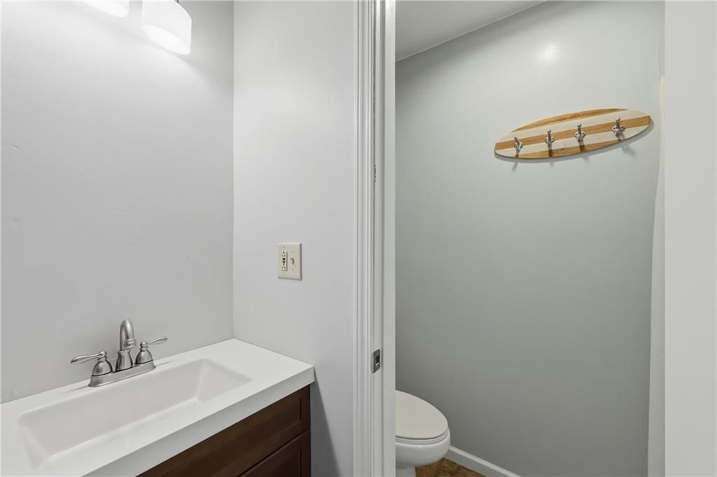 126 Beach Drive — photo 16