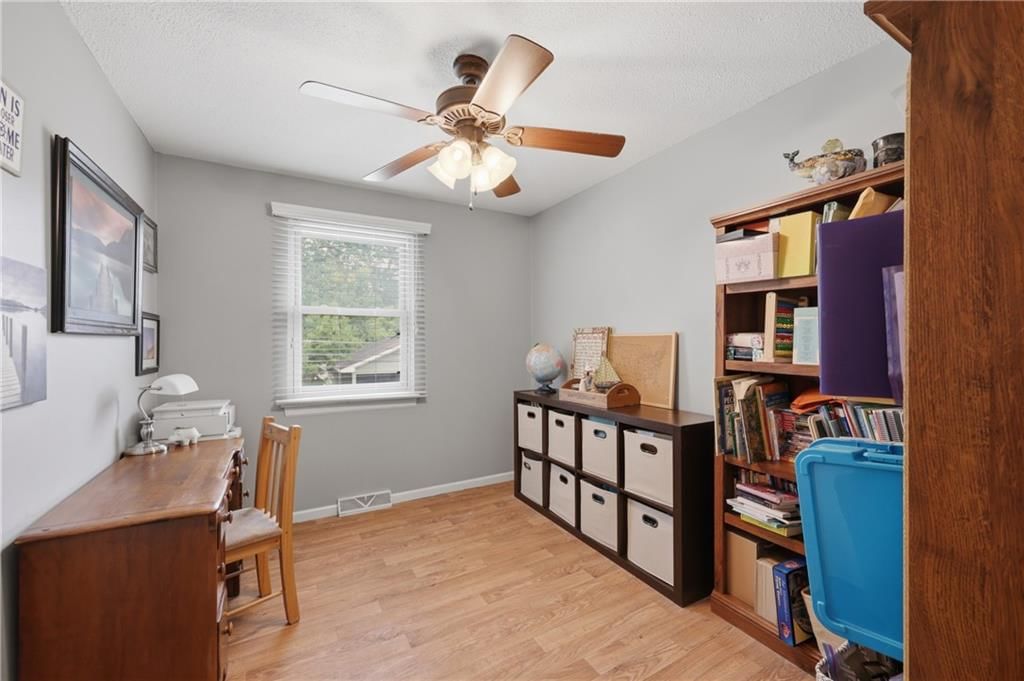126 Beach Drive — photo 22