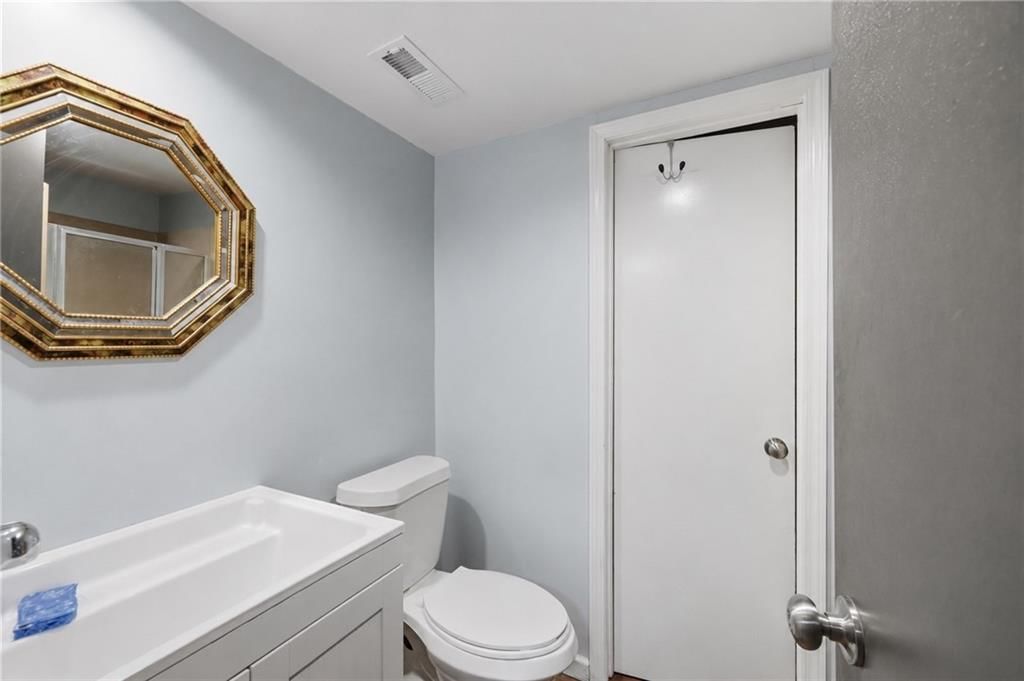 126 Beach Drive — photo 27