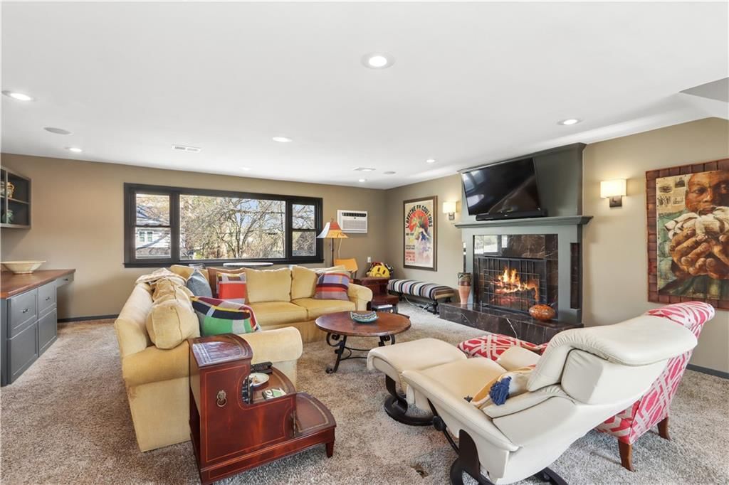 1214 W Gregory Boulevard — photo 20