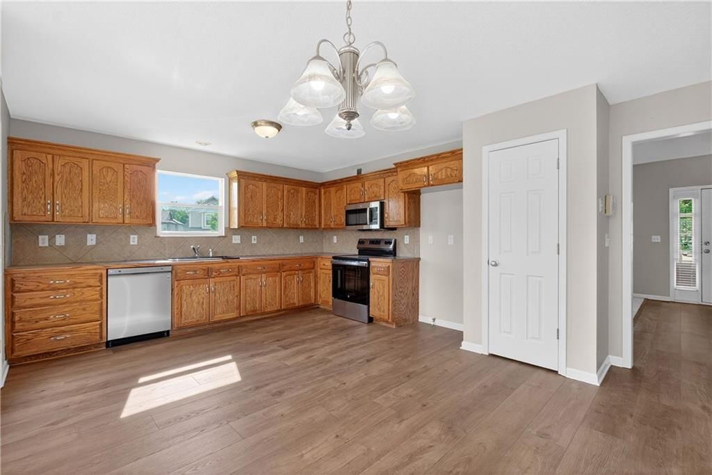 20565 W 220th Terrace — photo 9