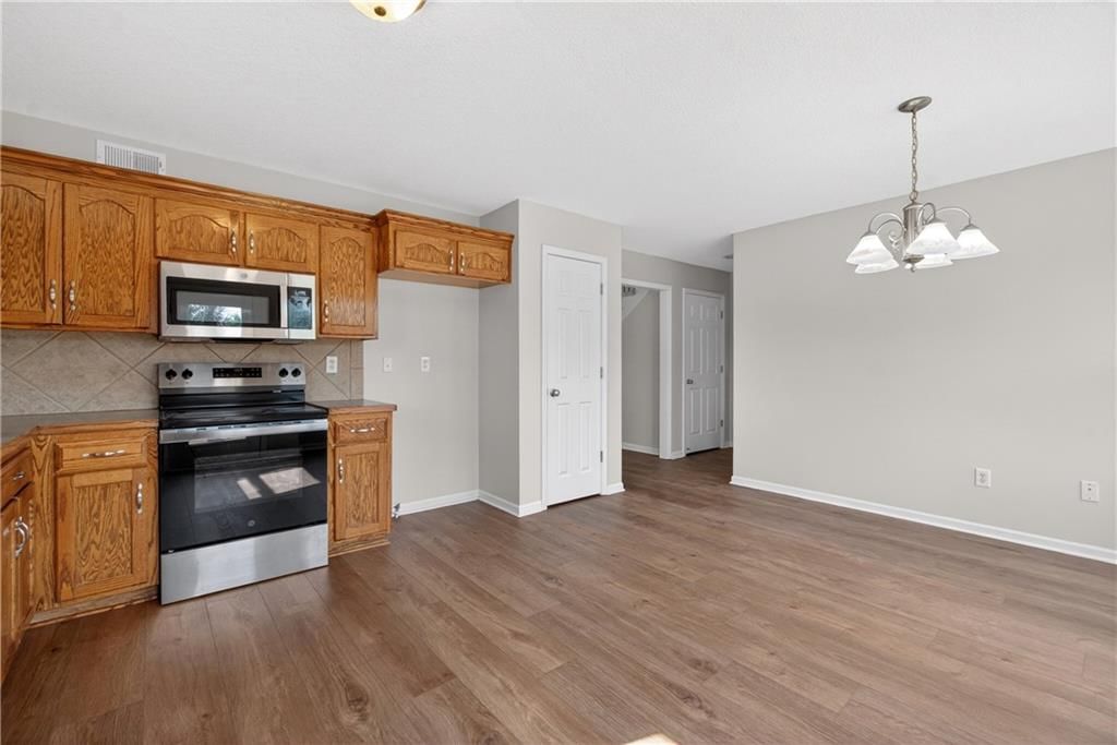 20565 W 220th Terrace — photo 10