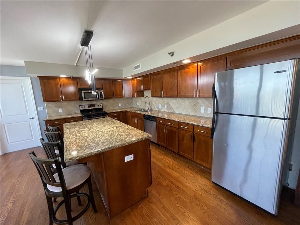 600 Admiral Boulevard — photo 12