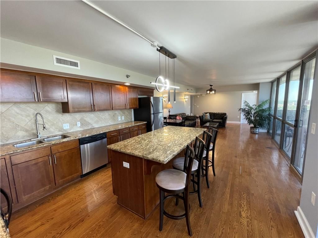 600 Admiral Boulevard — photo 14