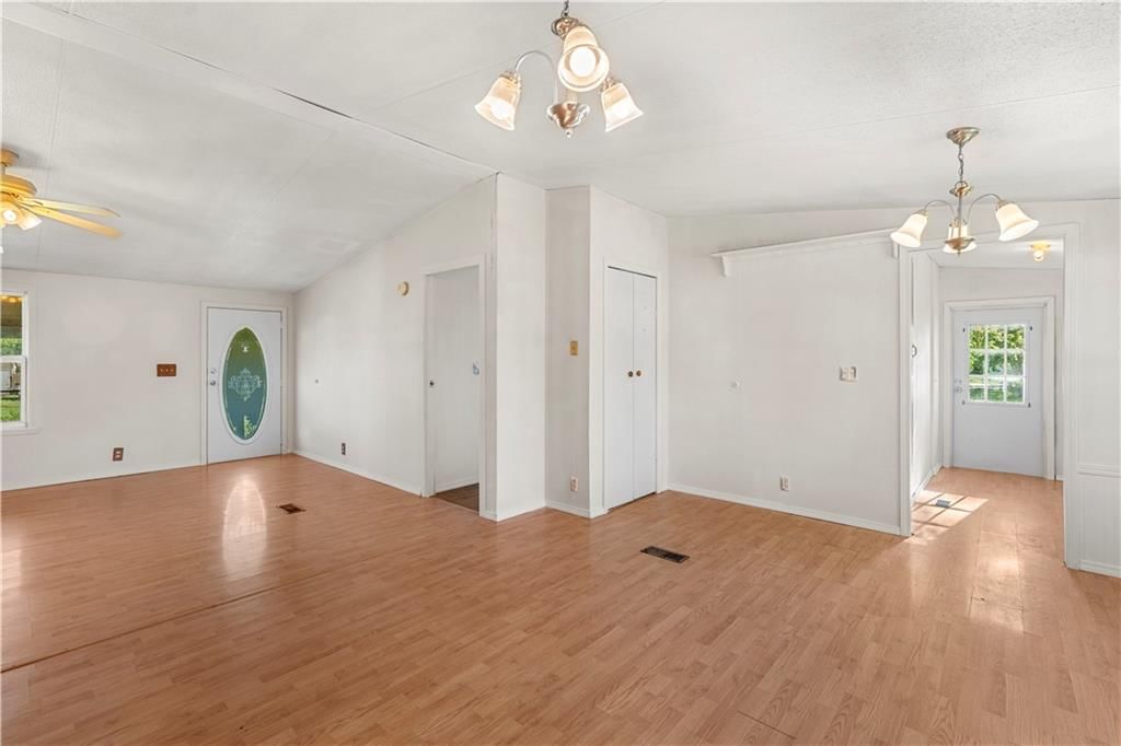 213 W Marvin Avenue — photo 8