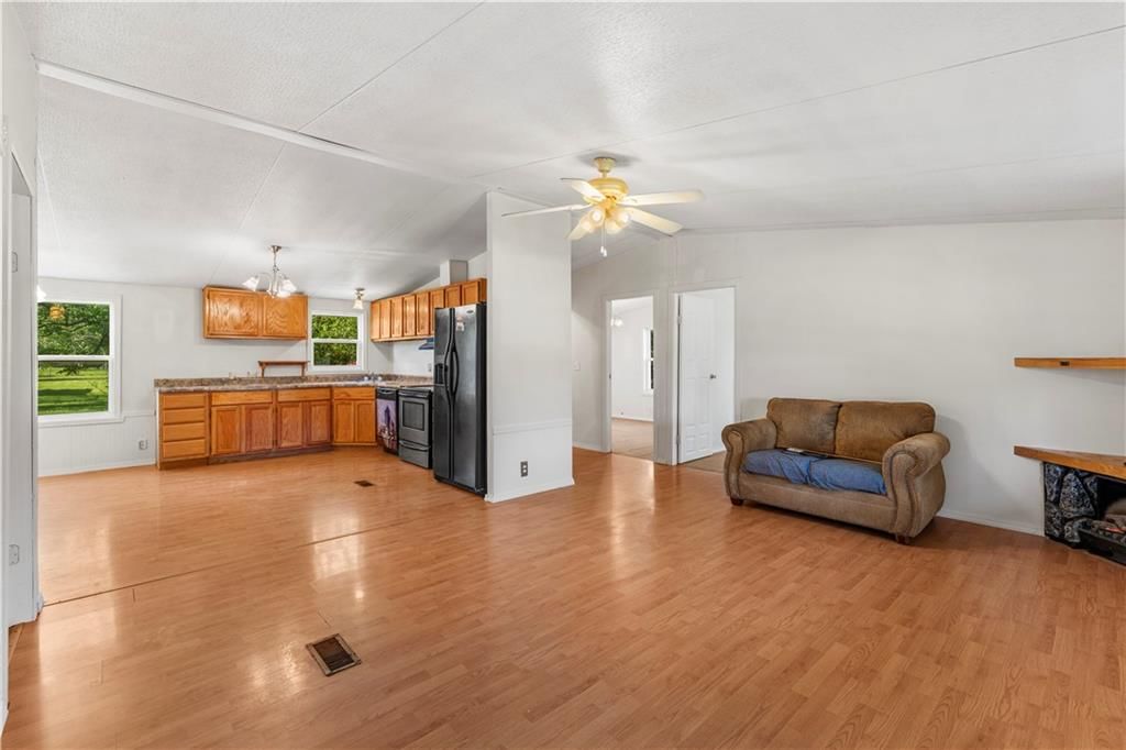 213 W Marvin Avenue — photo 12