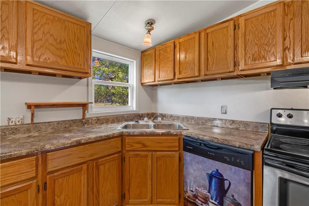213 W Marvin Avenue — photo 14