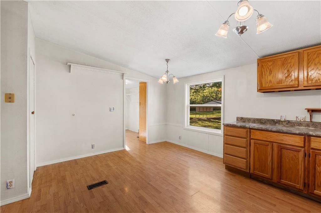 213 W Marvin Avenue — photo 18