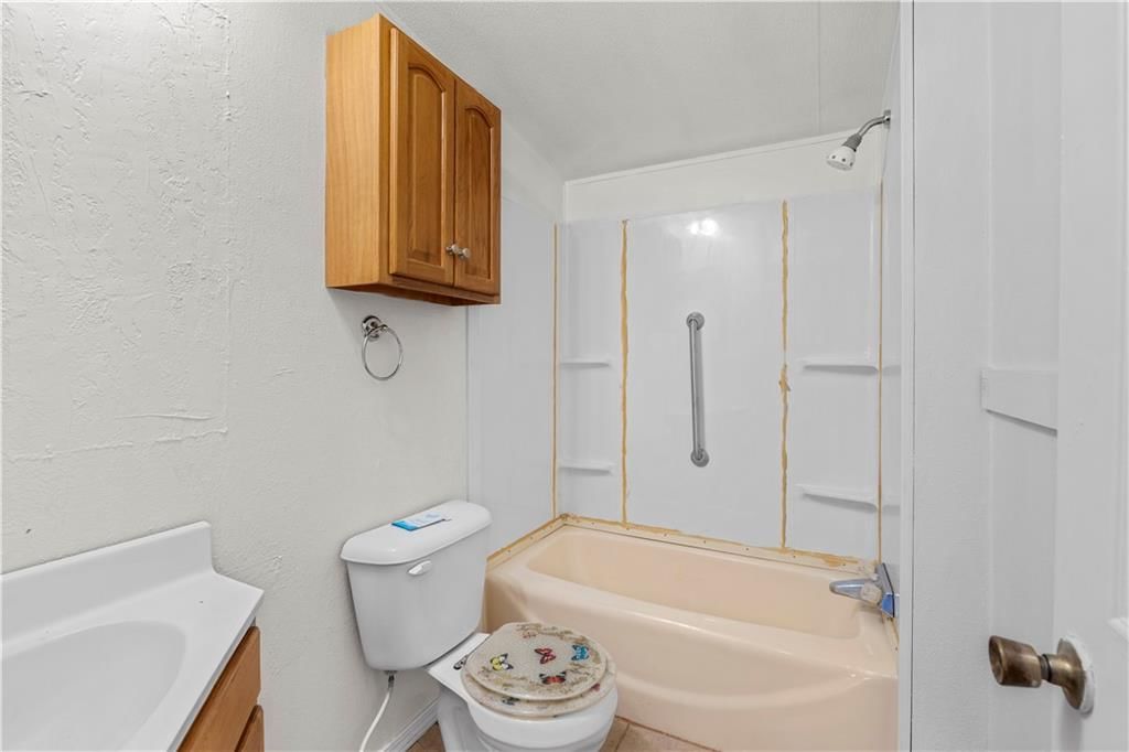 213 W Marvin Avenue — photo 20