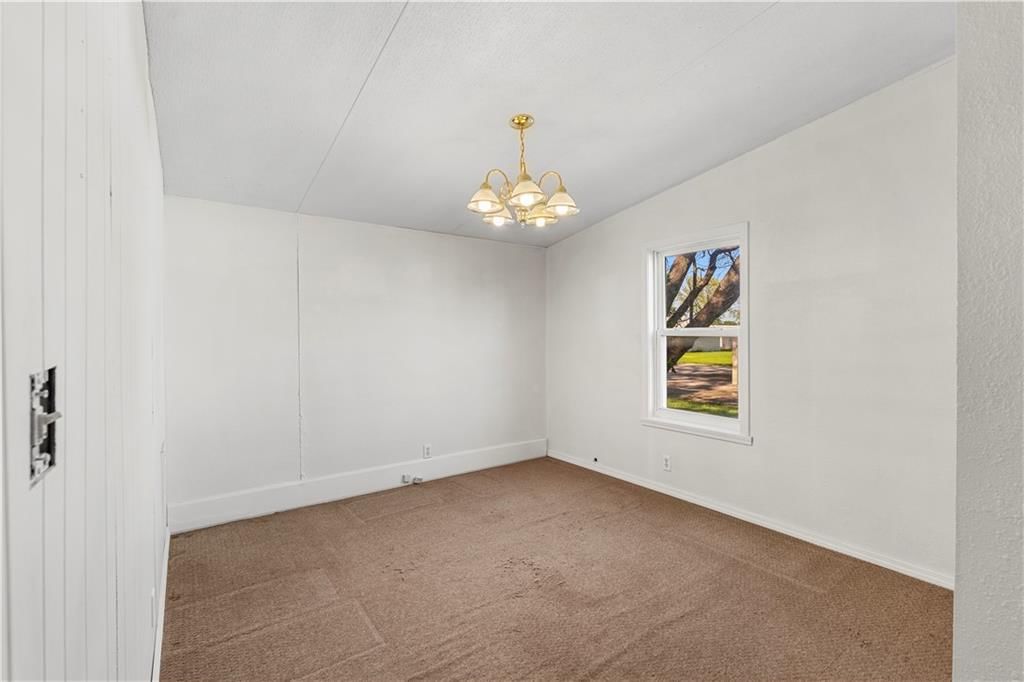 213 W Marvin Avenue — photo 29
