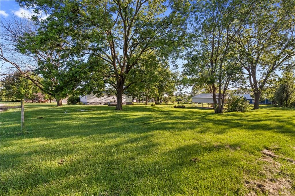 213 W Marvin Avenue — photo 38