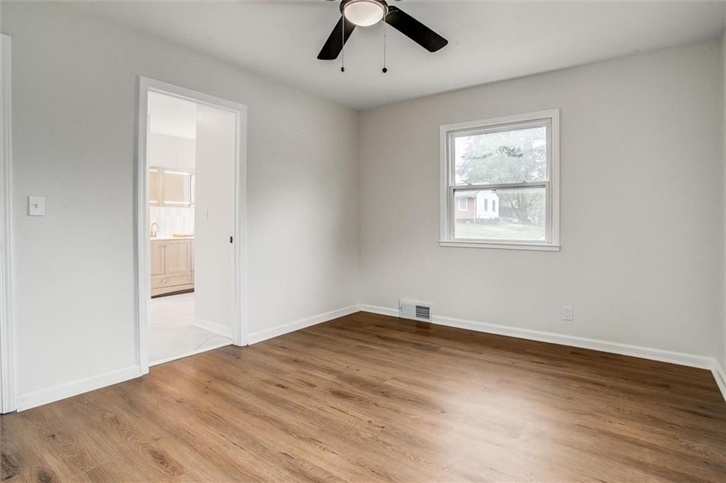 12305 E 52nd Terrace — photo 11