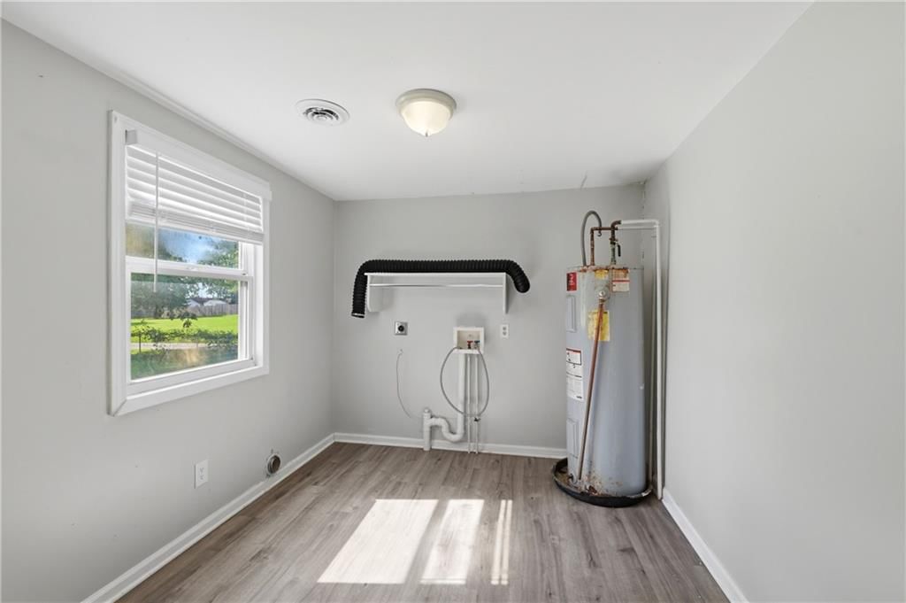 604 NE Douglas Street — photo 14