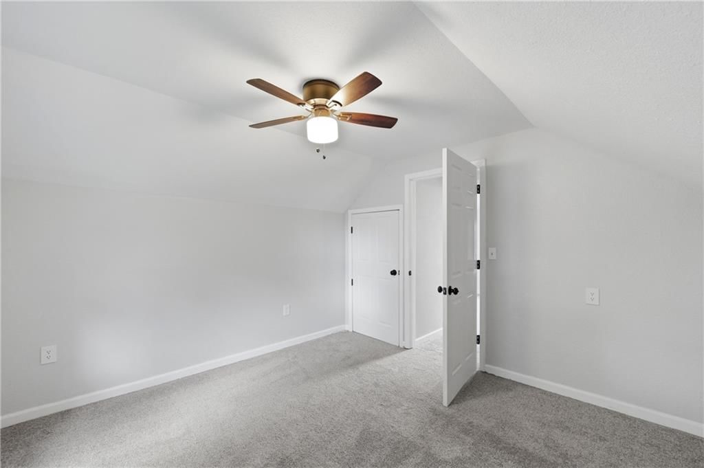 604 NE Douglas Street — photo 17