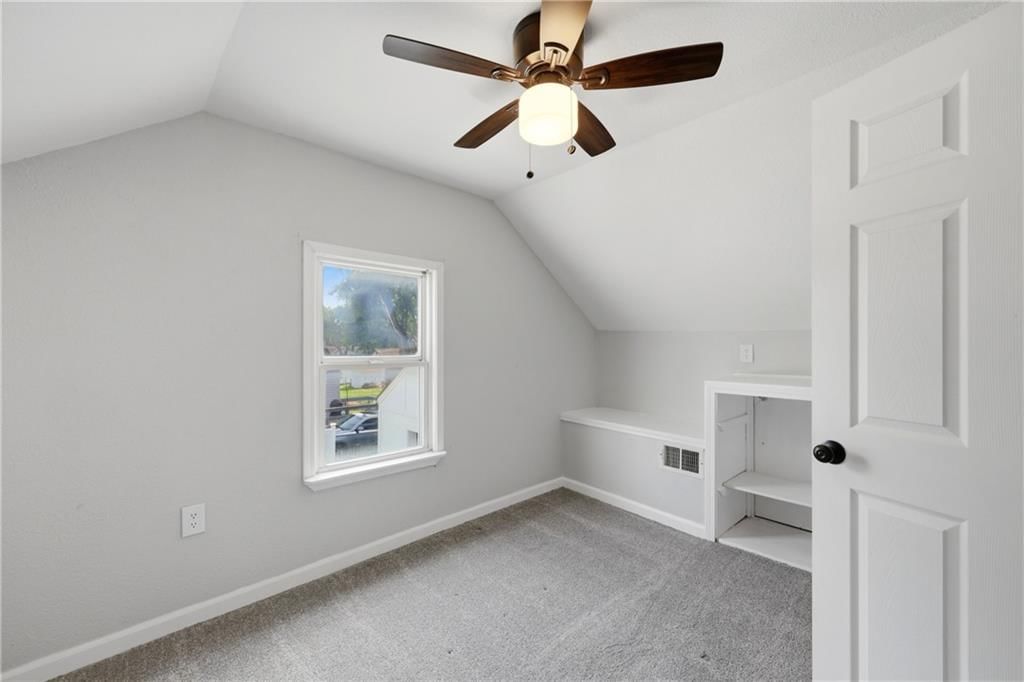 604 NE Douglas Street — photo 18