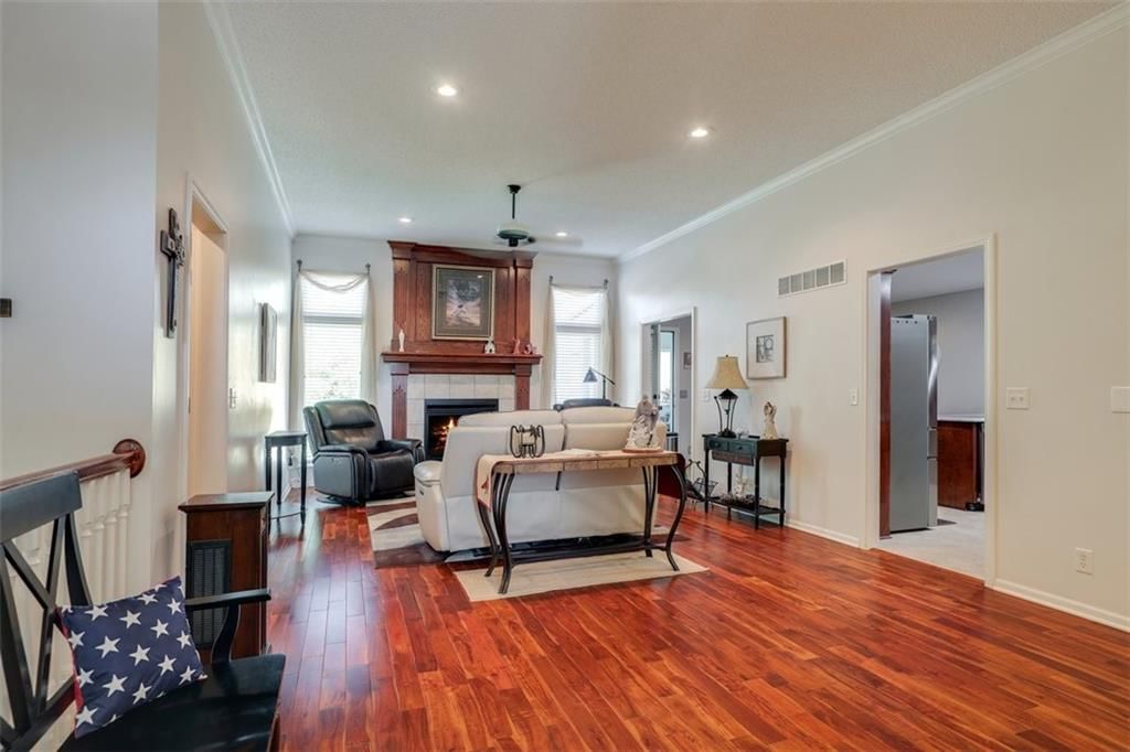 3228 S Cardinal Court — photo 4