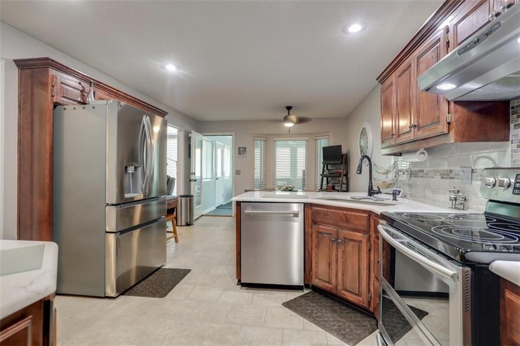 3228 S Cardinal Court — photo 10