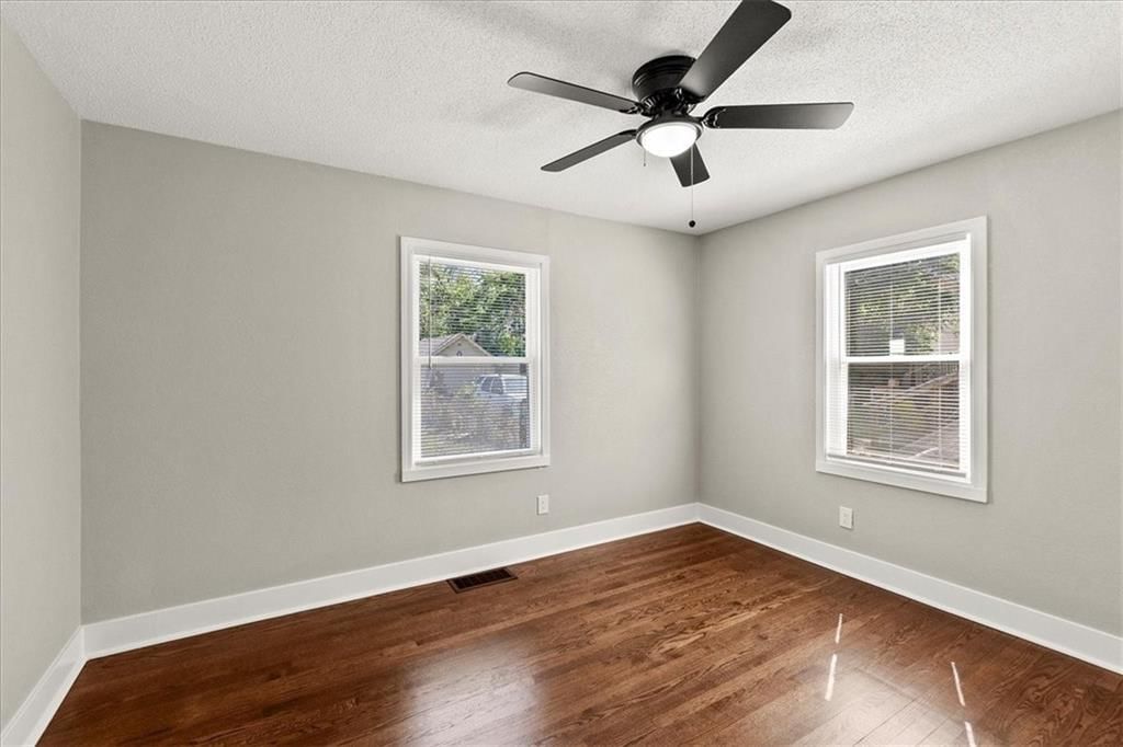 4211 E 67th Terrace — photo 10
