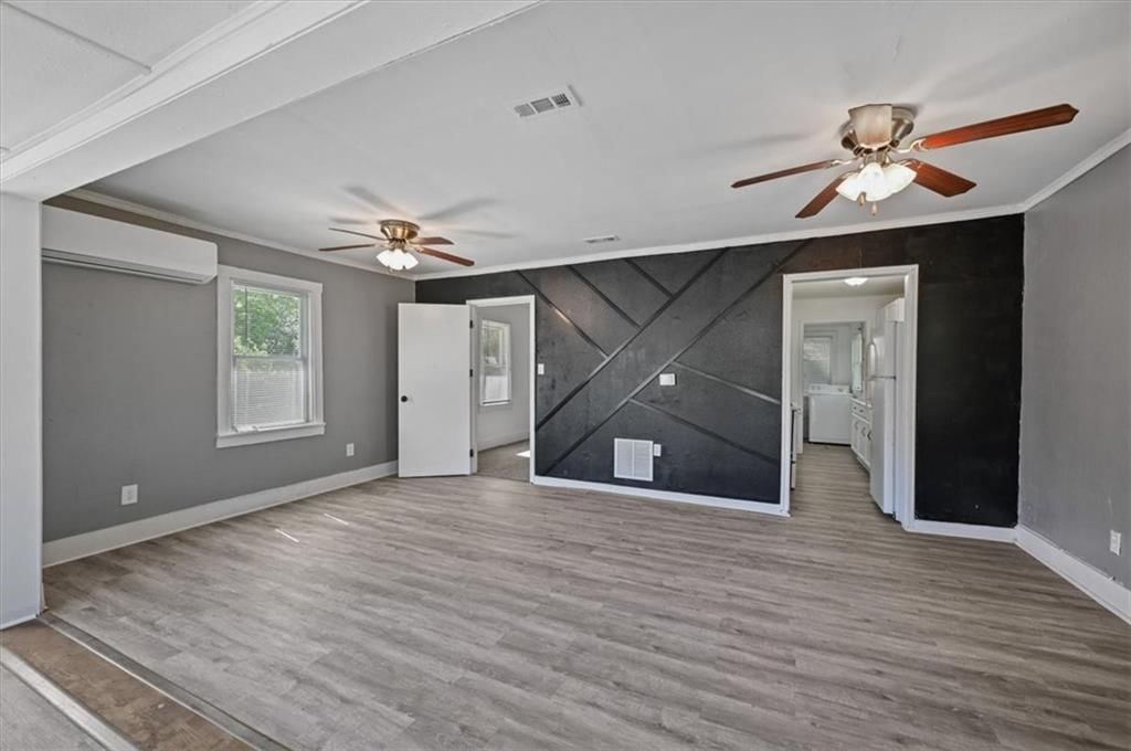 2917 E 61st Street — photo 5