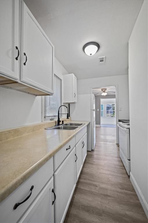 2917 E 61st Street — photo 7