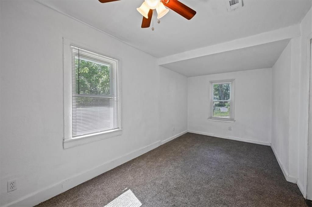 2917 E 61st Street — photo 11