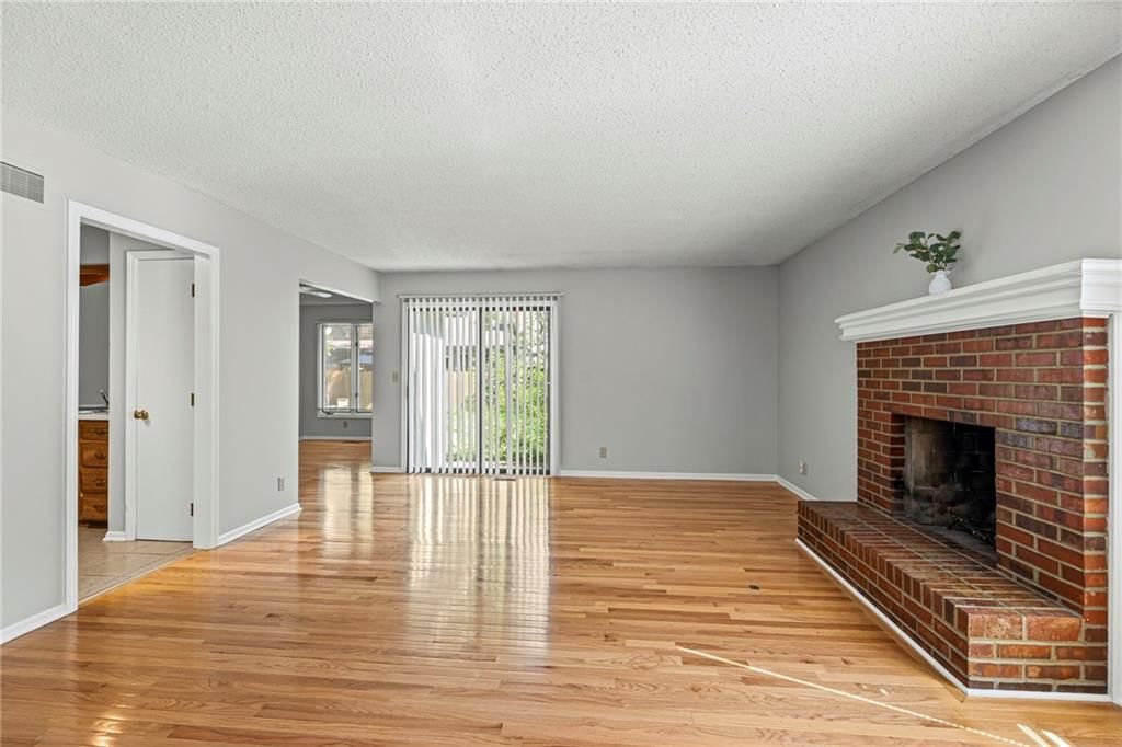 10810 W 116th Street — photo 3