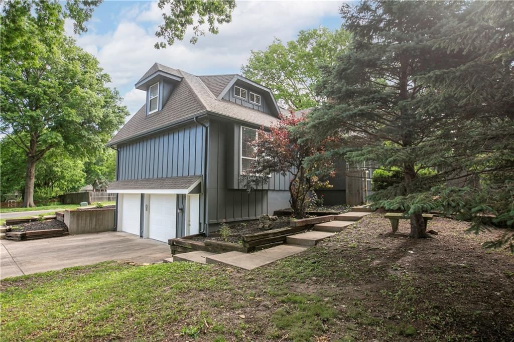 115 N PARK Drive — photo 3