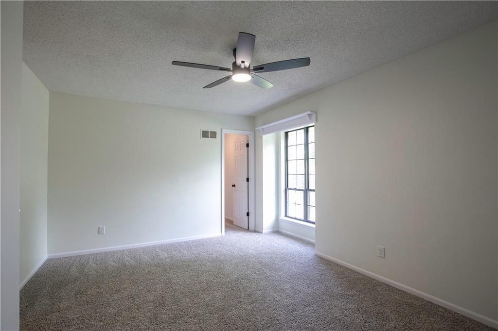 115 N PARK Drive — photo 29
