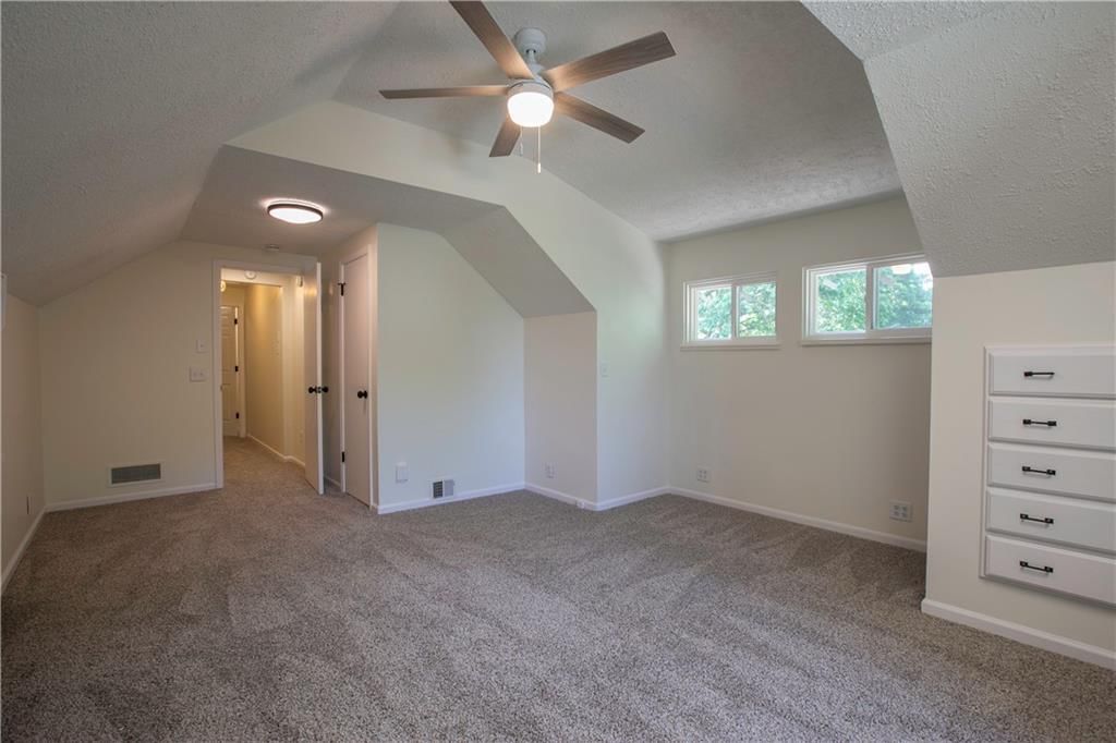 115 N PARK Drive — photo 35