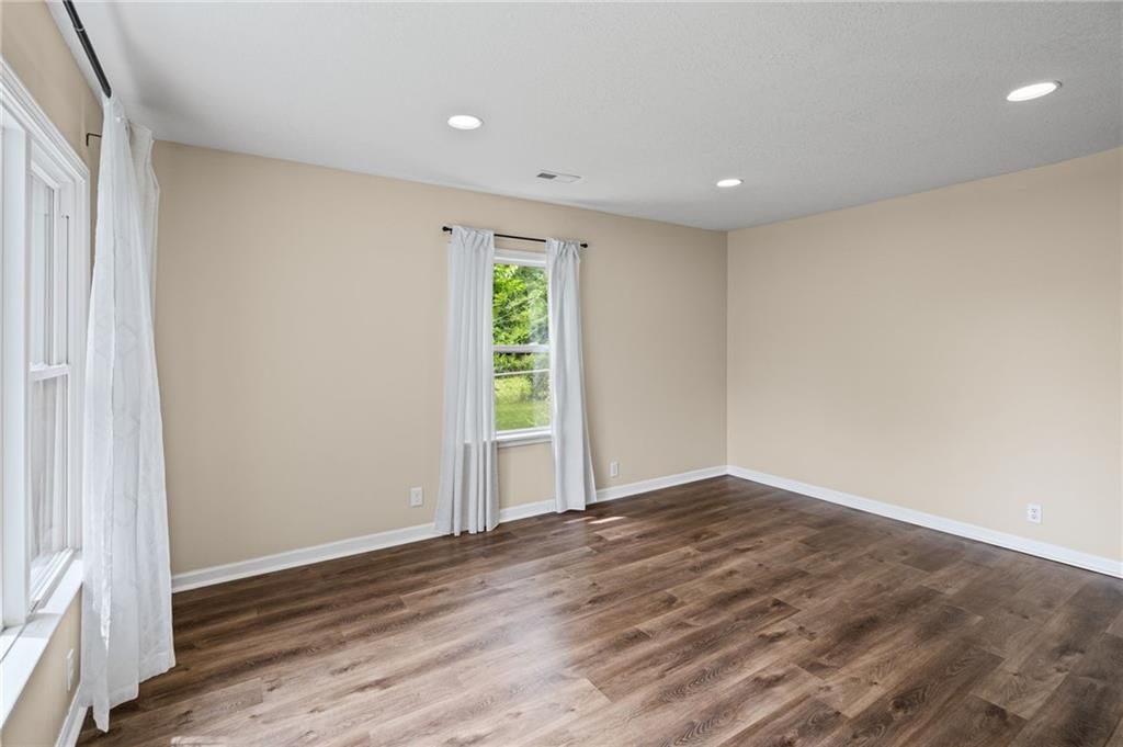 9022 Grand Avenue — photo 10
