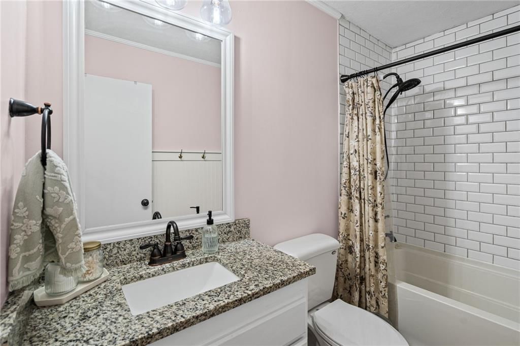 9022 Grand Avenue — photo 17