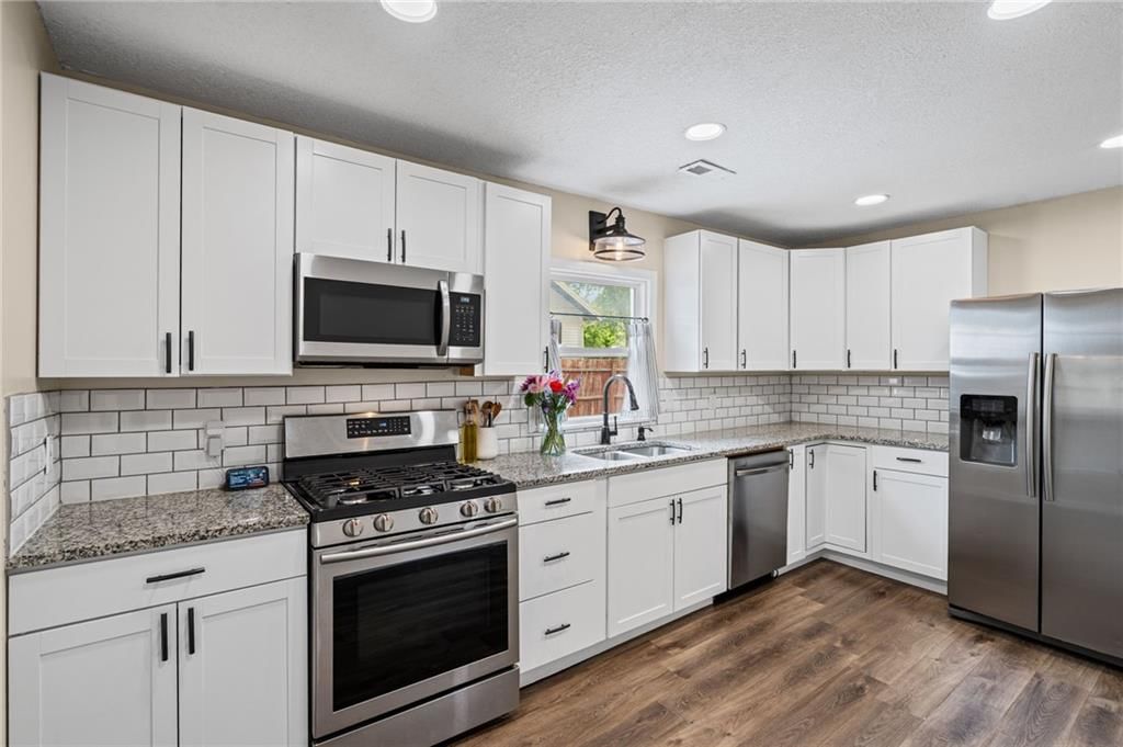 9022 Grand Avenue — photo 24