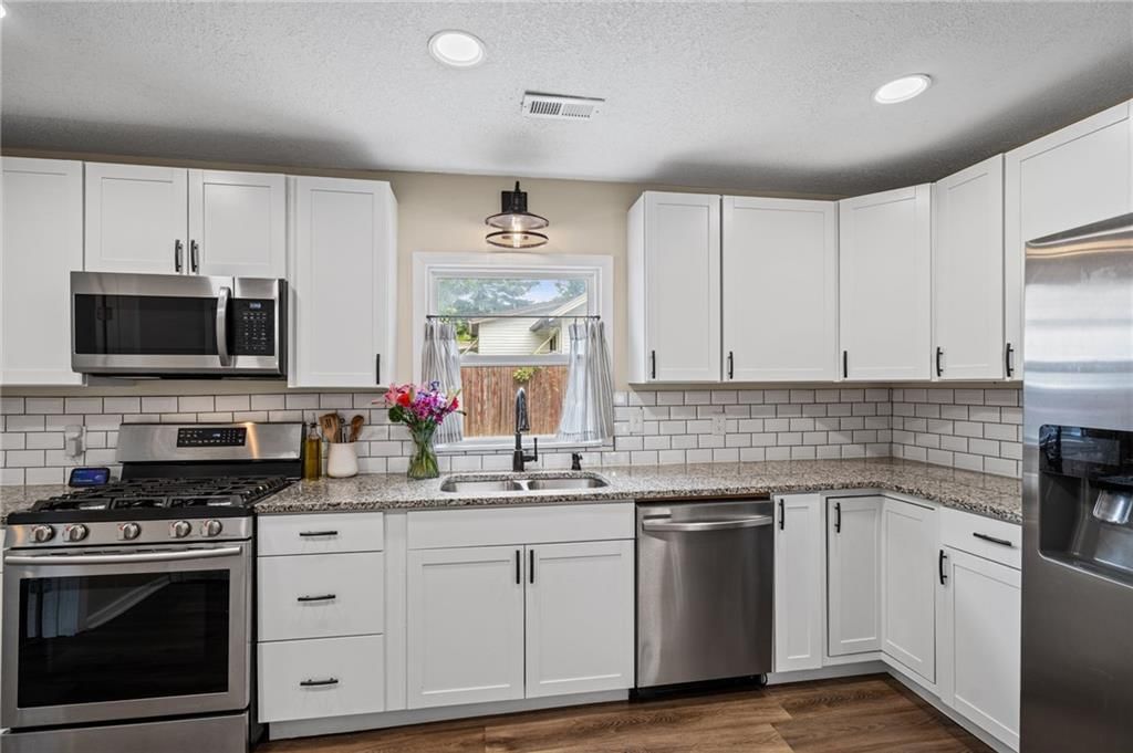 9022 Grand Avenue — photo 25