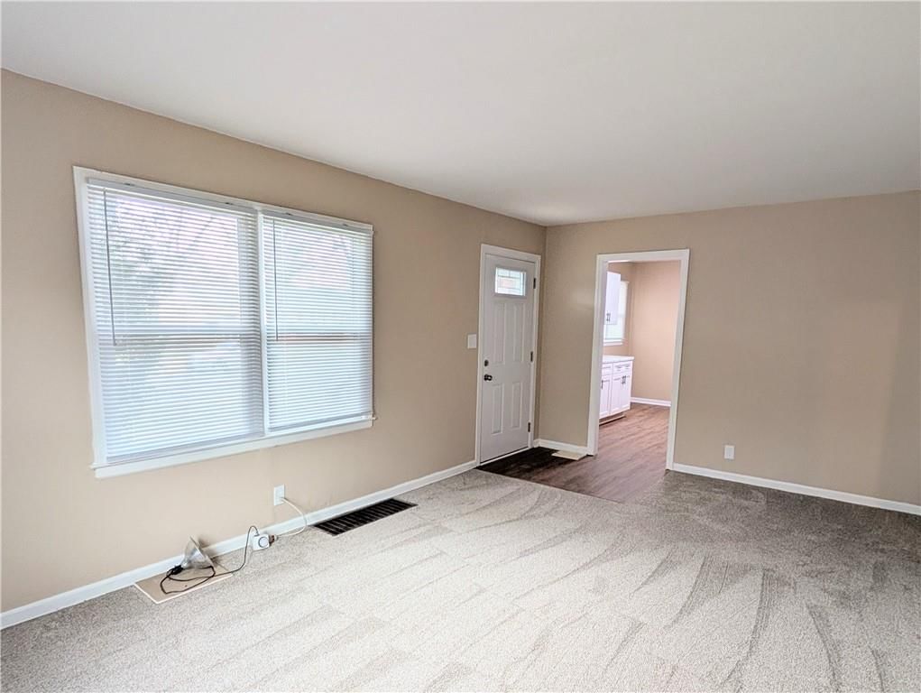 3012 S Hedges Avenue — photo 8