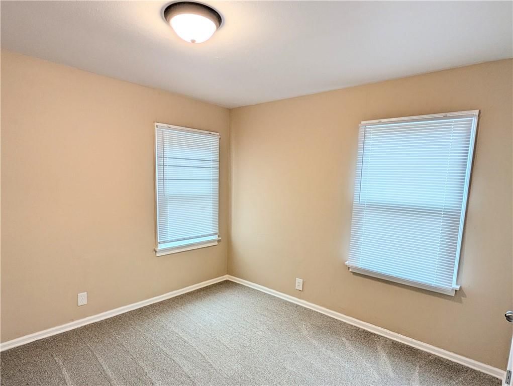 3012 S Hedges Avenue — photo 11