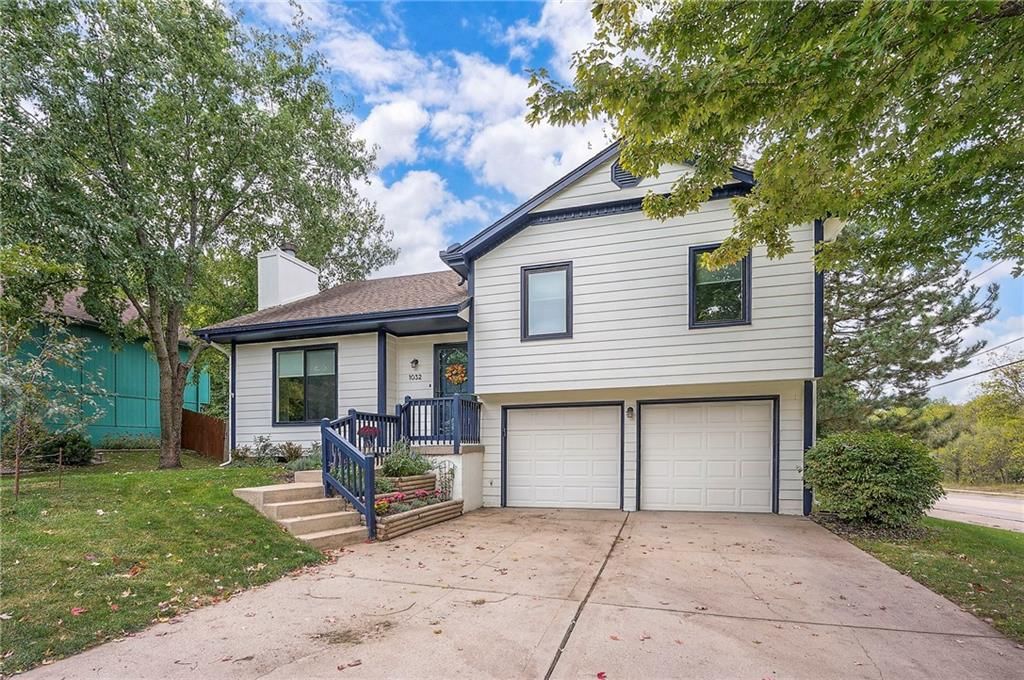 1032 NE Bristol Drive — photo 2