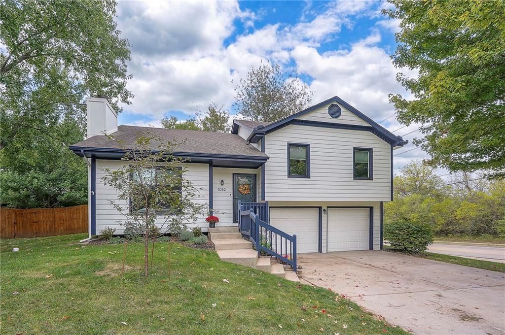 1032 NE Bristol Drive — photo 3