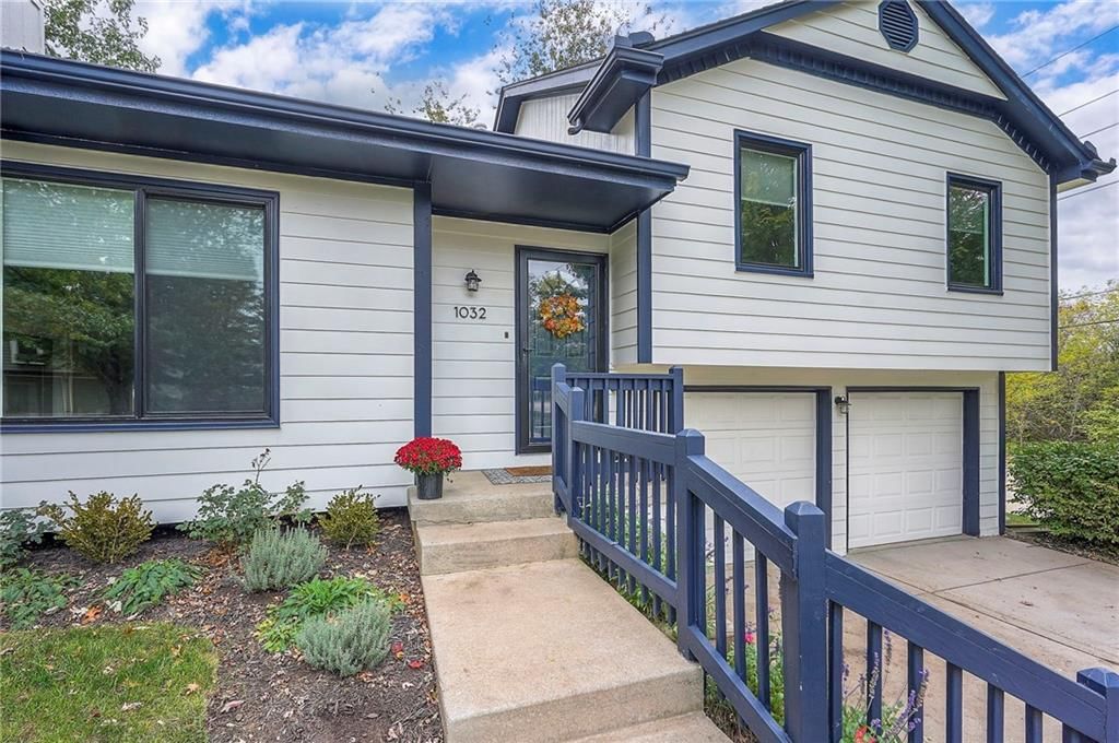 1032 NE Bristol Drive — photo 4