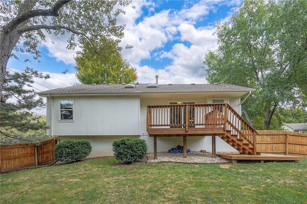 1032 NE Bristol Drive — photo 5