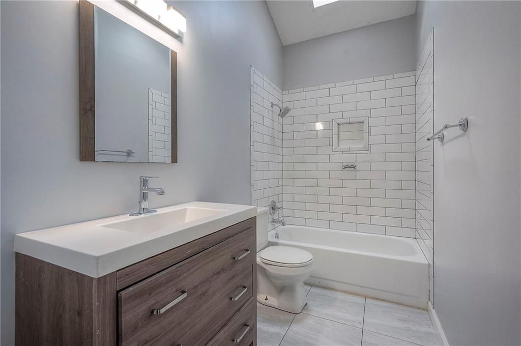 1032 NE Bristol Drive — photo 24