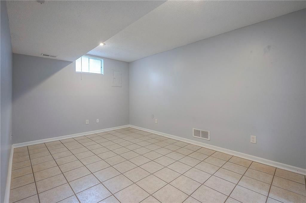 1032 NE Bristol Drive — photo 33