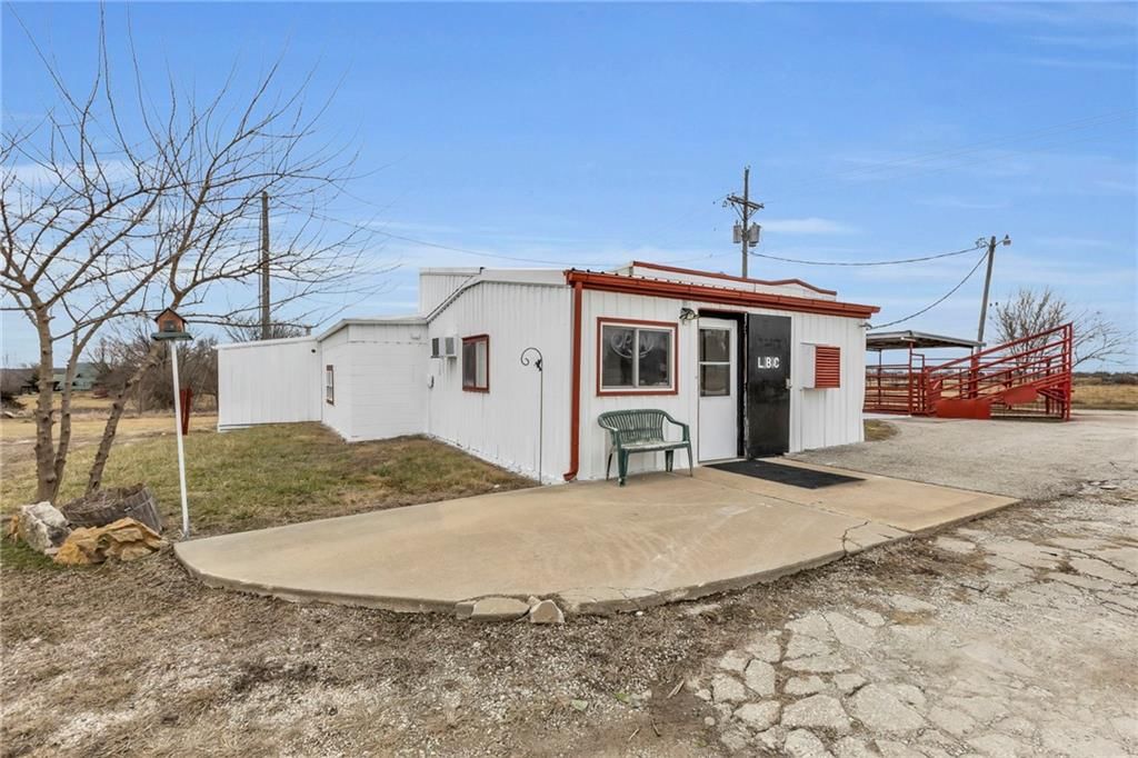 25400 W 319th Street — photo 2