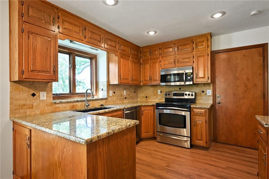 16608 W 133rd Street — photo 8