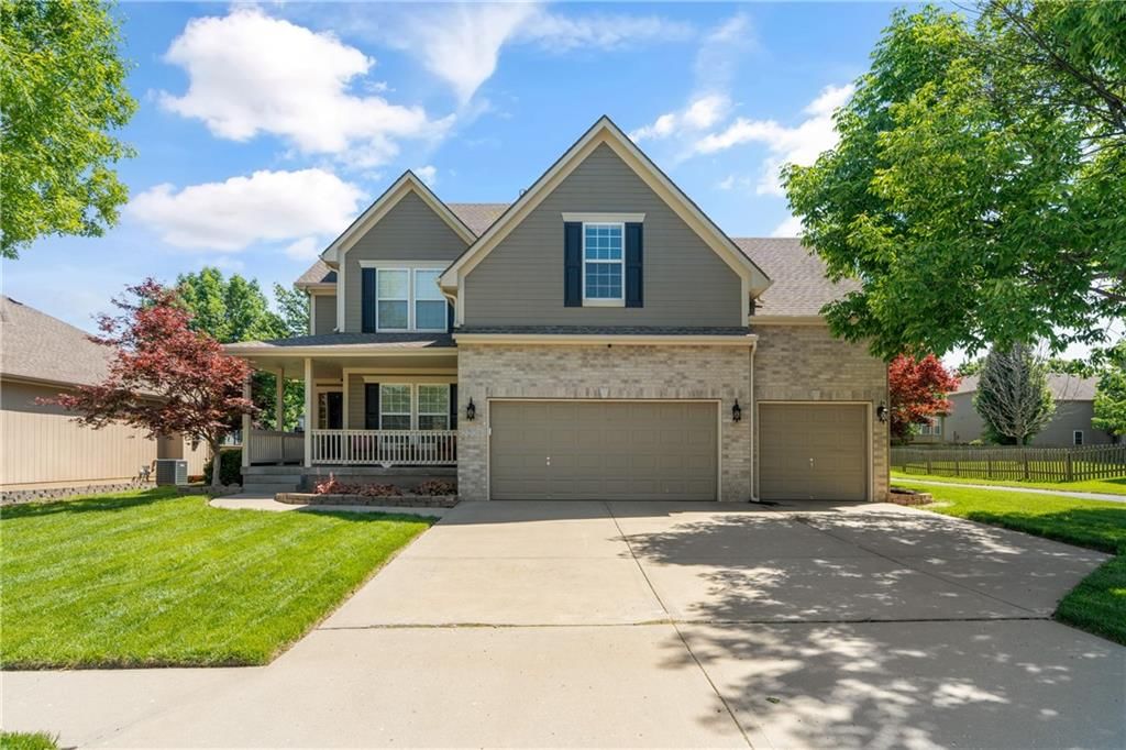 2208 NE Janessa Drive — photo 2