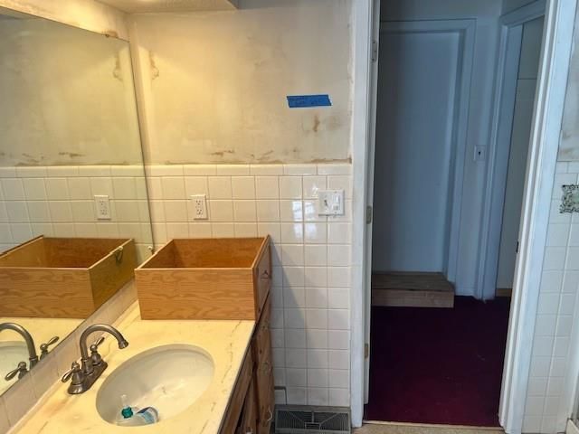 710 Bridge Street — photo 9