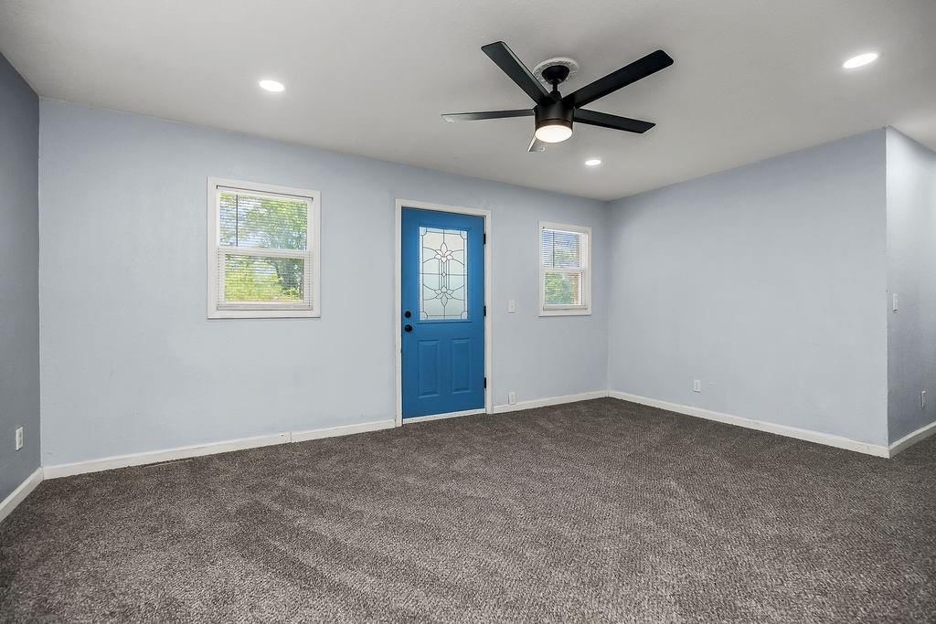 2701 Oakley Avenue — photo 3