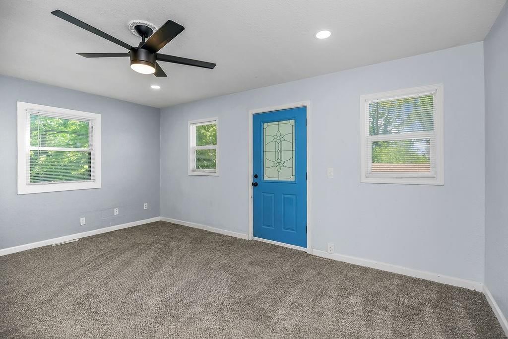 2701 Oakley Avenue — photo 4