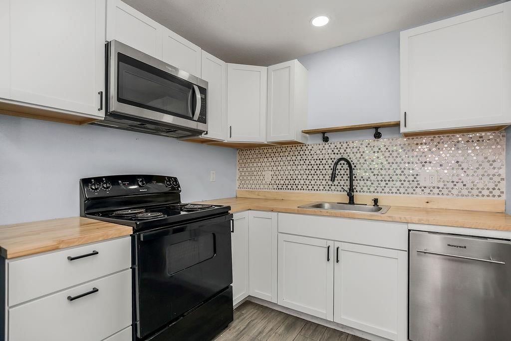 2701 Oakley Avenue — photo 8