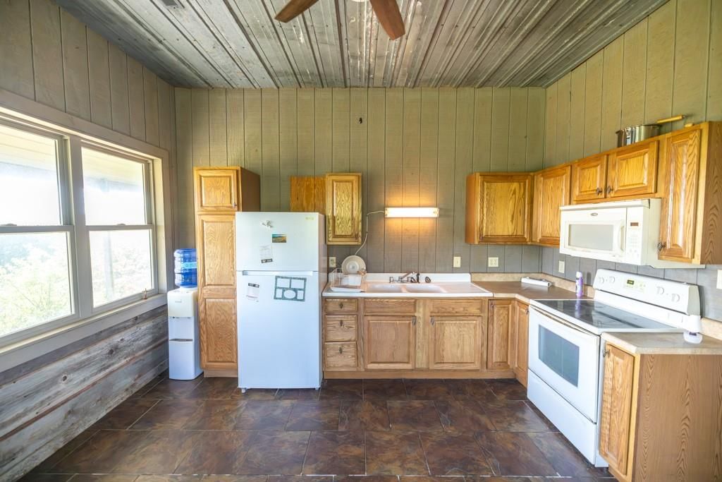 65200 Sultan Road — photo 45