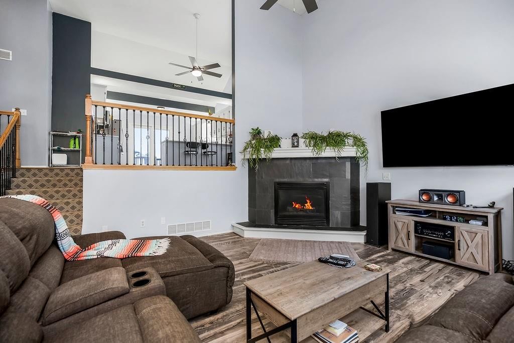 2224 Martha Lane — photo 3